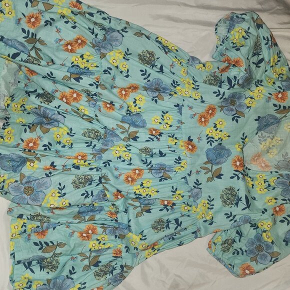 Colorful dress - Picture 2 of 4